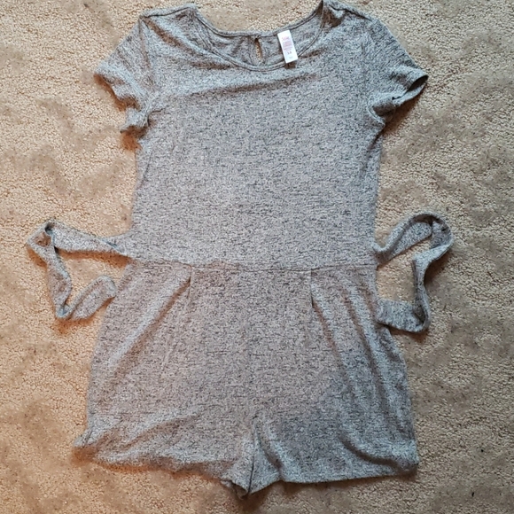 Light Justice Grey Romper. - Picture 1 of 2